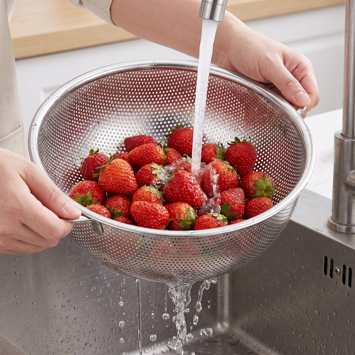 Hi Nature colander set of 3 – raised foot detail